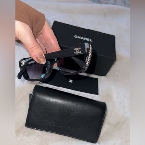 NEW Chanel Cateye Sunglasses 5481-H-A Black Pearl Chanel Logo
